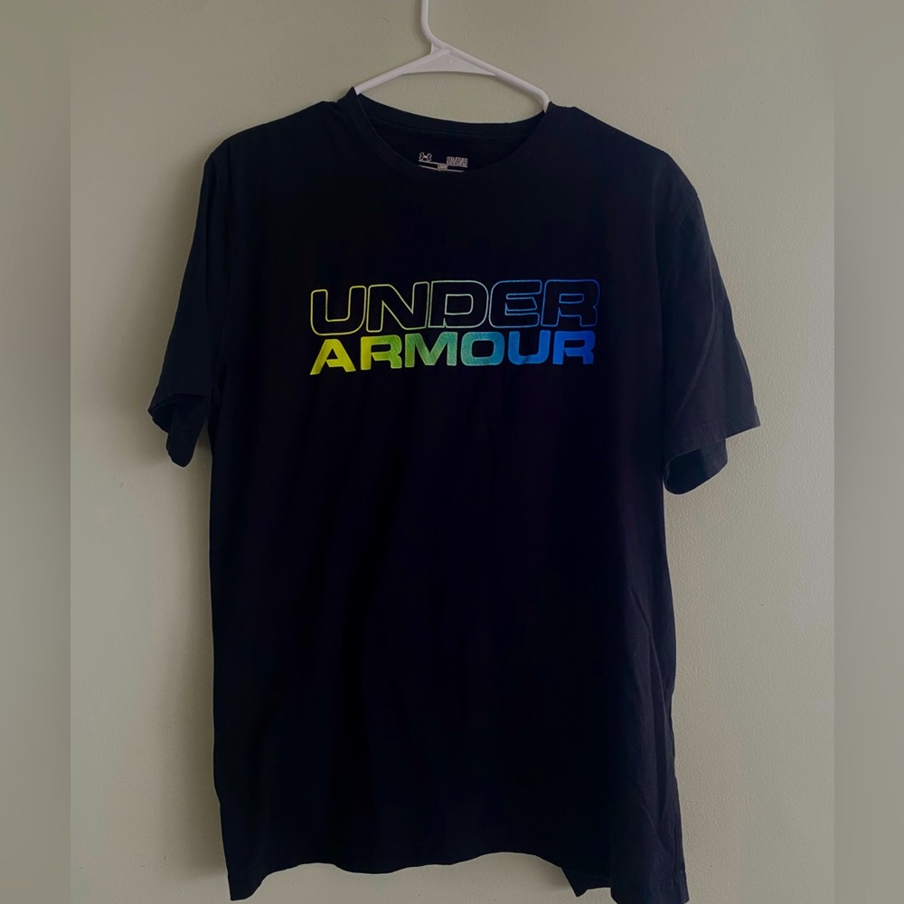 Men’s medium Under Armour T-shirt
